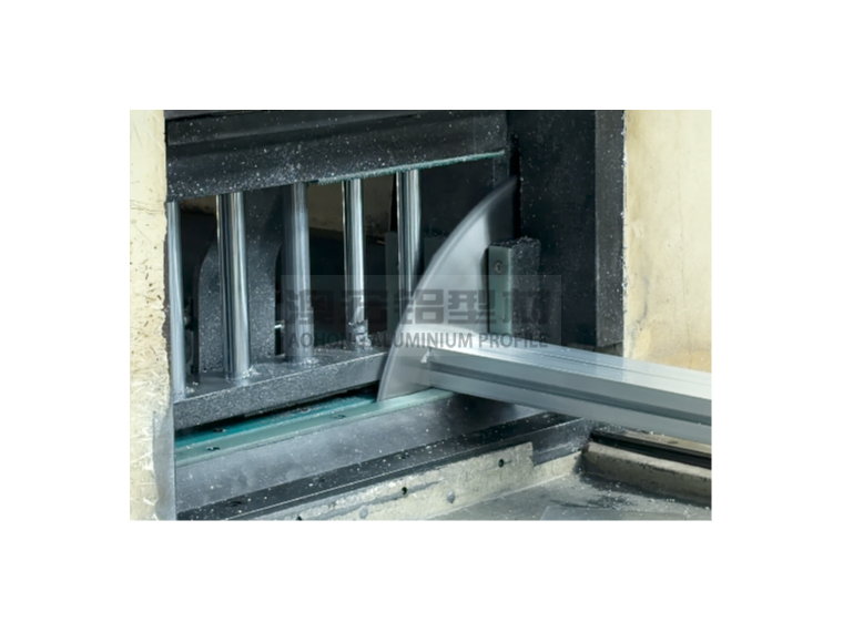 別讓“隱形誤差”吃掉利潤！工業鋁型材的精度焦慮如何破？